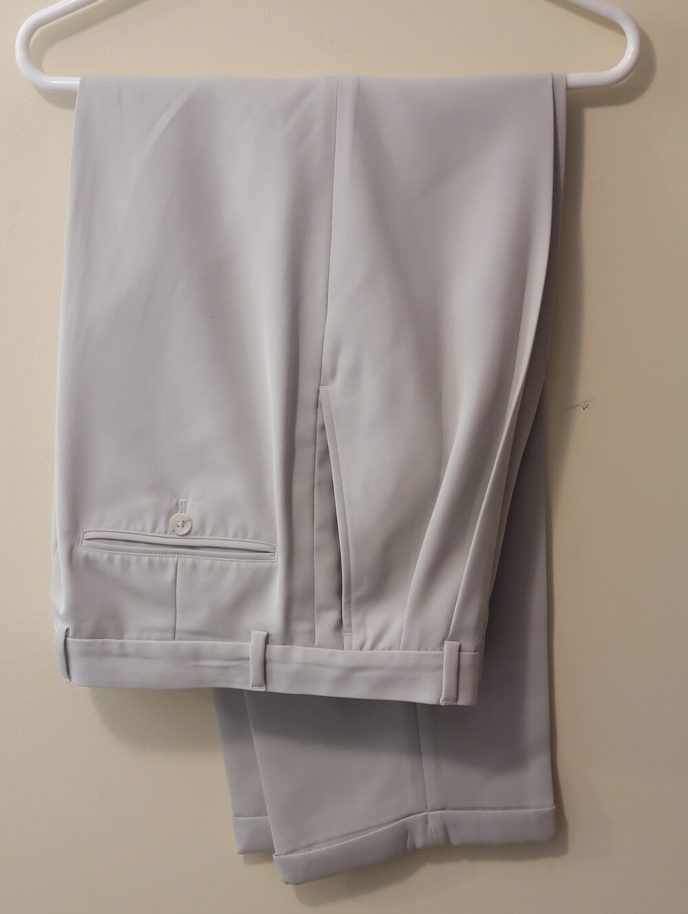 Claiborne Men’s Light Cream Pleated Cuffed Dress Pants 32x30 Classic Fit